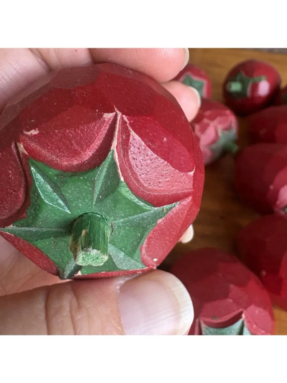 Hand-carved Wood Strawberries Rustic Farmhouse Set Of 18 READ